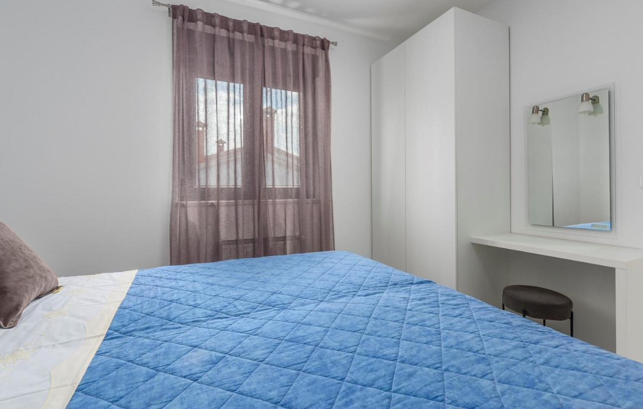 Apartments Zrnic Porec Room photo